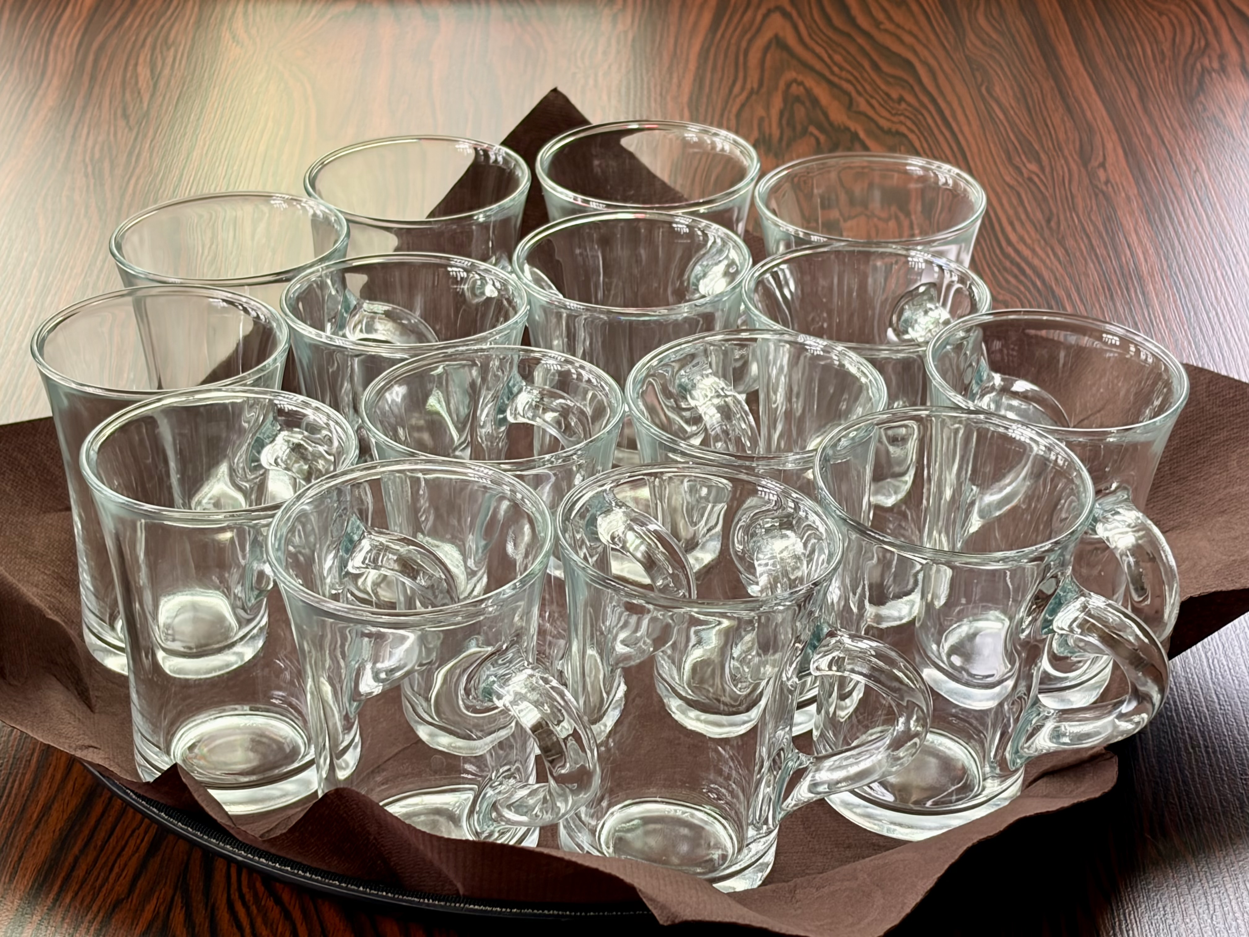 Set aus 15 klaren Glas-Tassen mit Griff 1